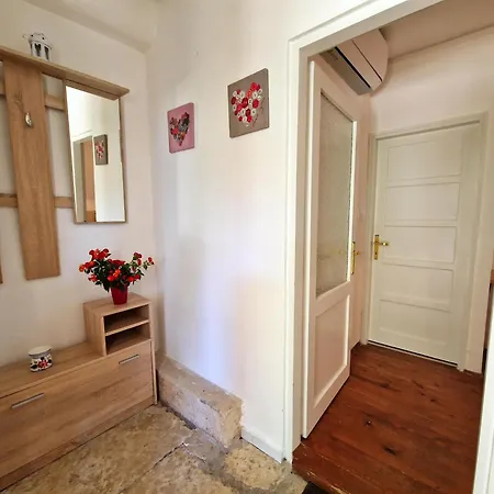 Apartment Gina Bale